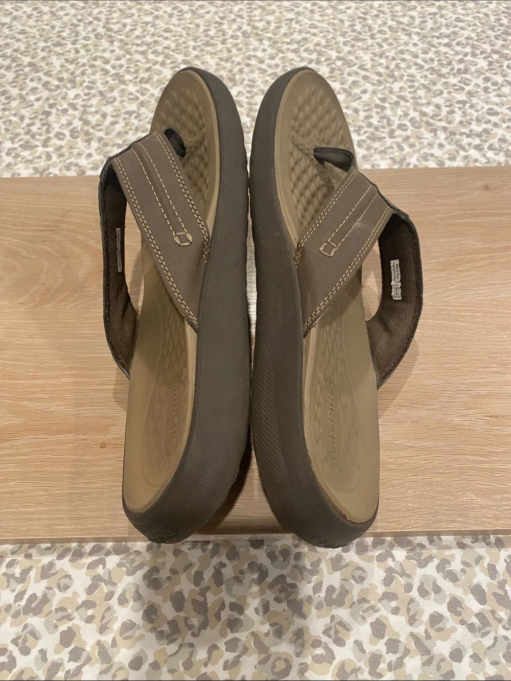 CROCS Men’s Size 10 Brown Textured Footbed Flip-Flop Sandals